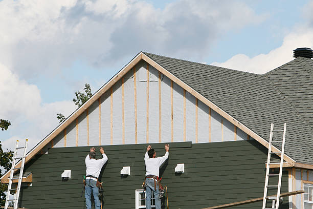 Professional Emergency Siding Repair technician working in Pulaski, TN